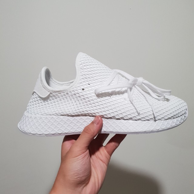 White adidas deerupt online