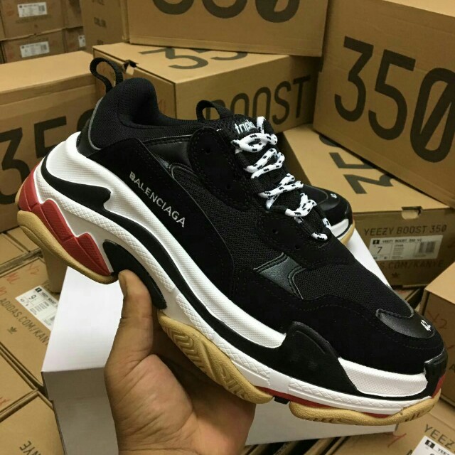 ua balenciaga