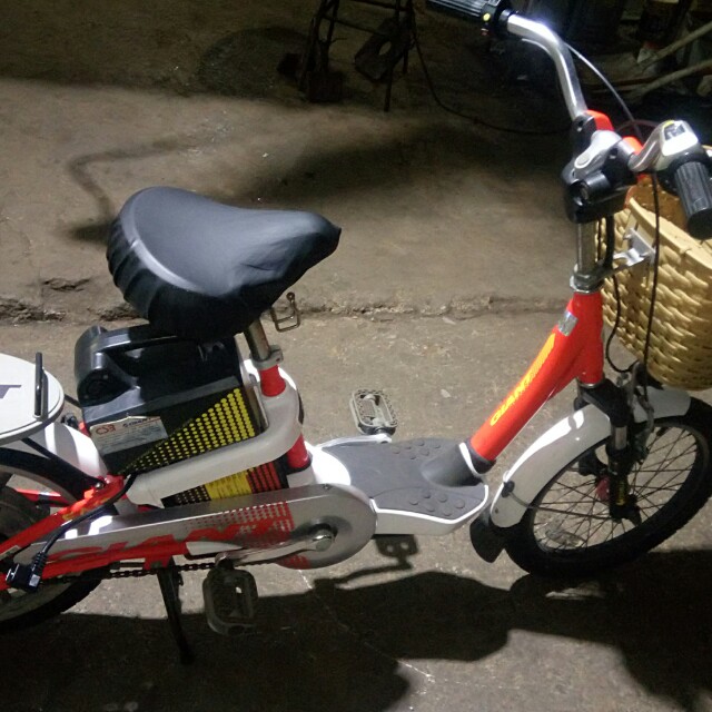 Giant Electric Bike Motorbikes Electric Scooter On Carousell