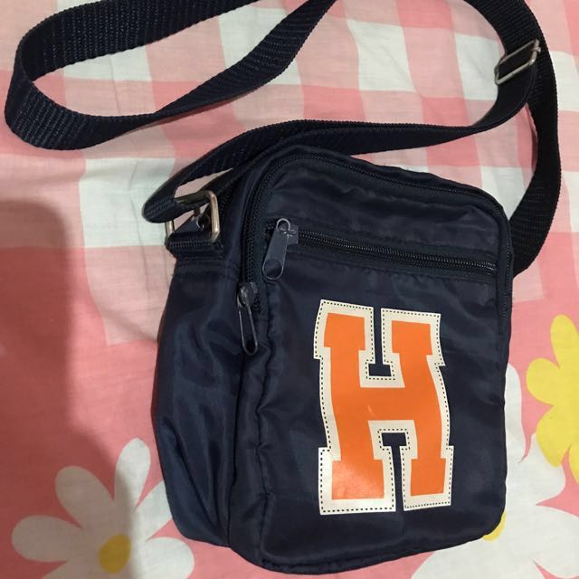 Human sling bag on Carousell