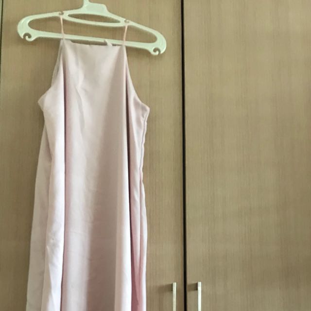 Pink halter long dress (Category: Dresses) located in Mandaluyong City. Submitted by authenteecity (Listing ID 160927046, Image 2). Description: Long dress 💕.