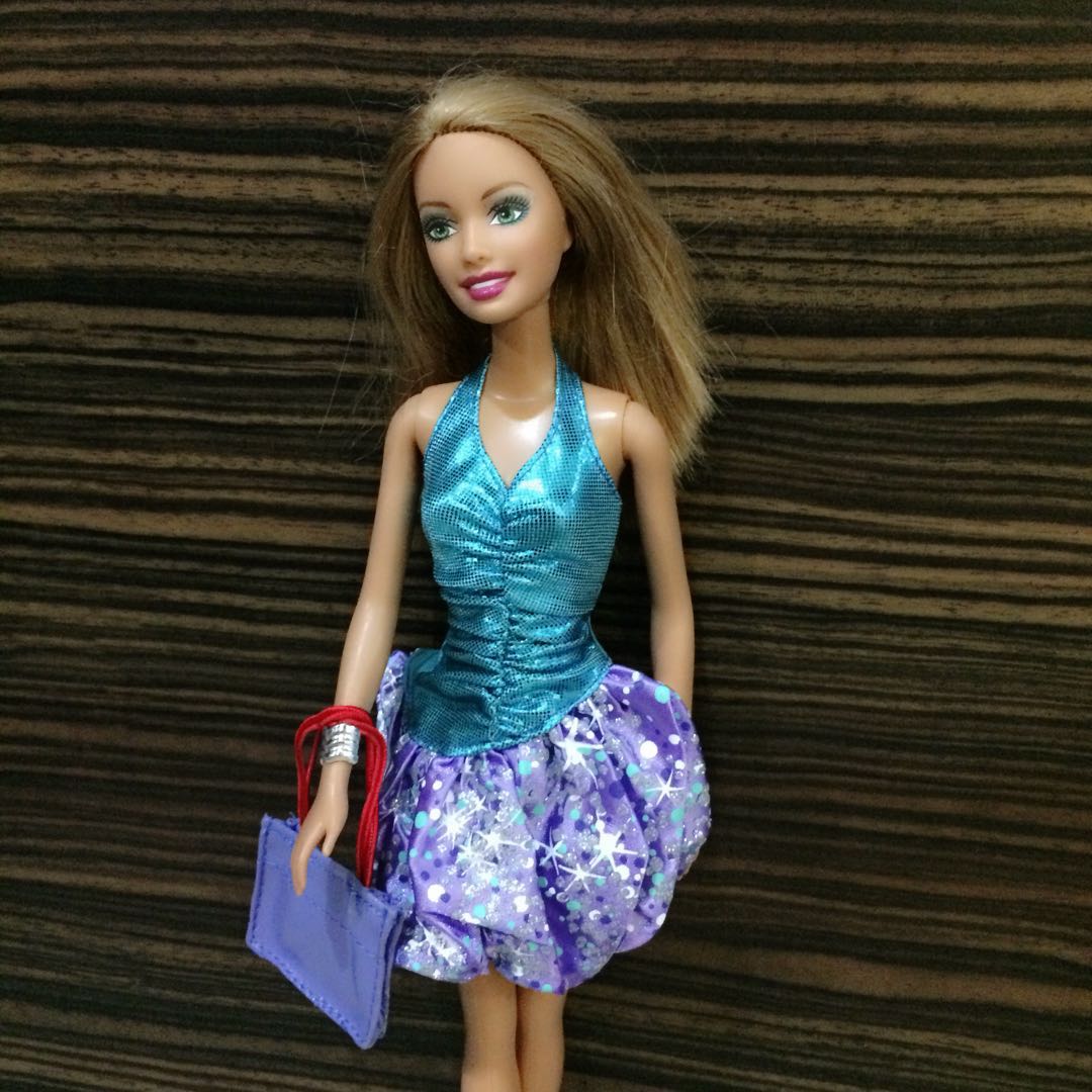 Preloved Barbie With Cloth Set Mainan Game Mainan Di Carousell