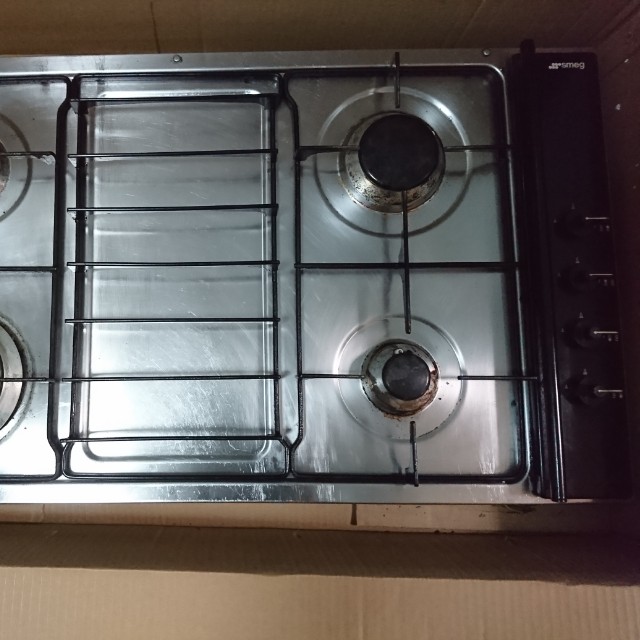 smeg 4 burner cooktop