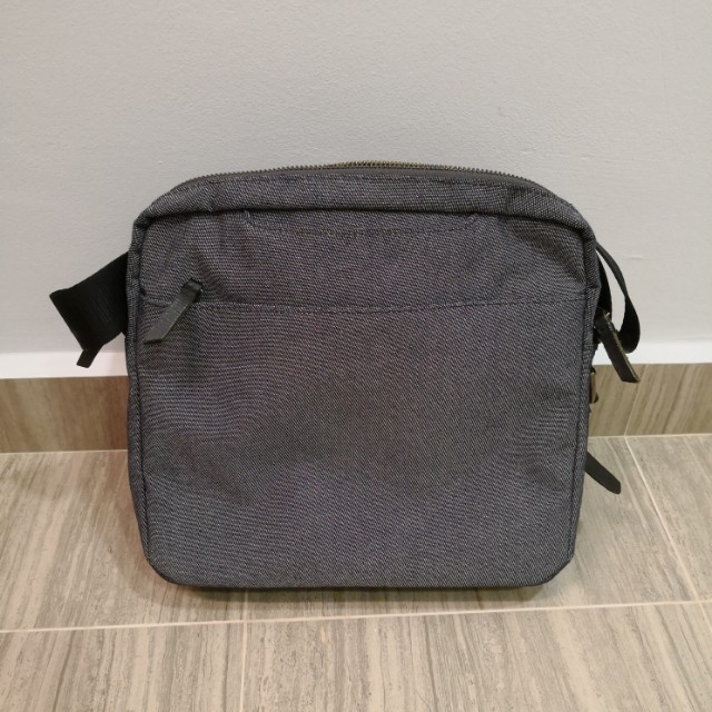Tumi outlet clifton crossbody