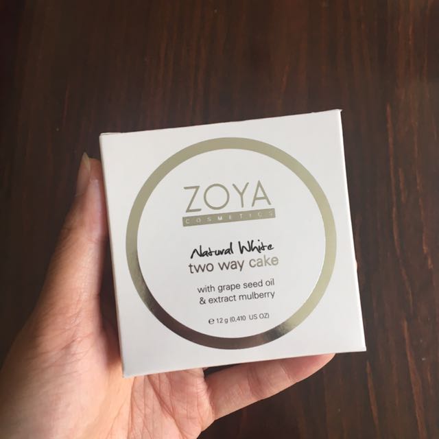 Zoya Cosmetics Natural White Two Way Cake Kesehatan Kecantikan Rias Wajah Di Carousell