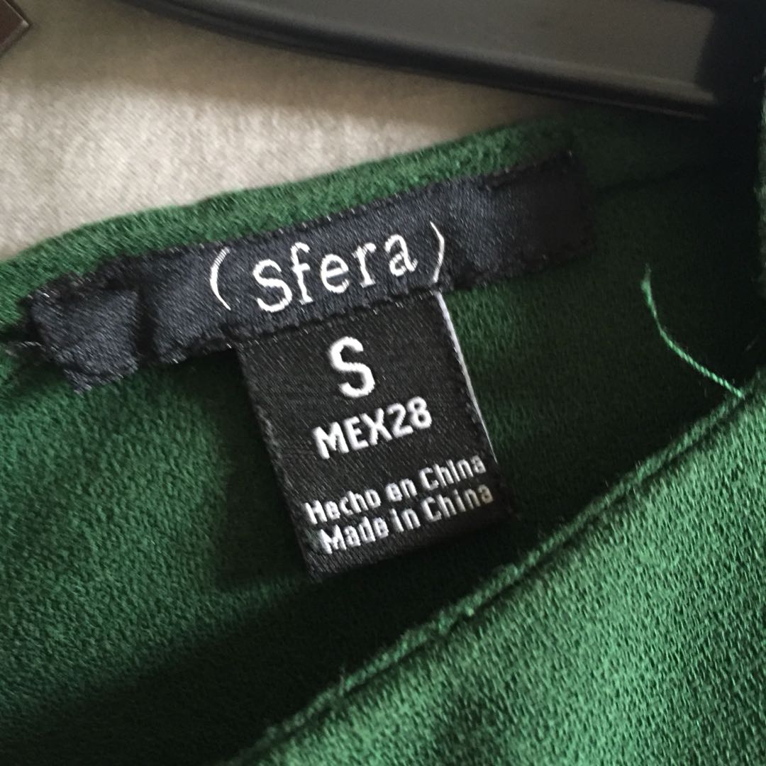 Green top, Women's Fashion, Tops, Sleeveless on Carousell