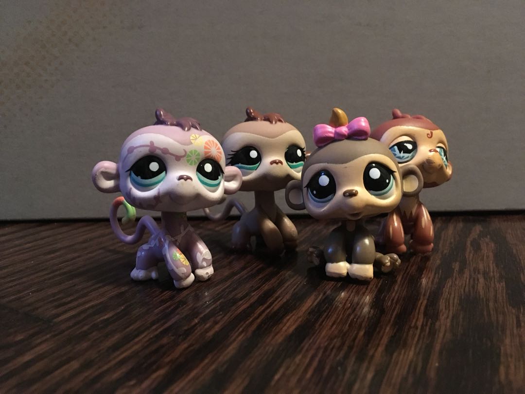 Littlest Pet Shop (Category: Toys) located in Toronto. Submitted by seahorse52x (Listing ID 160992999, Image 1). Description: Selling these cute little monkeys and frogs, can buy all or only some. Also have other species available. Are used but we’re also loved and taken care of well!.