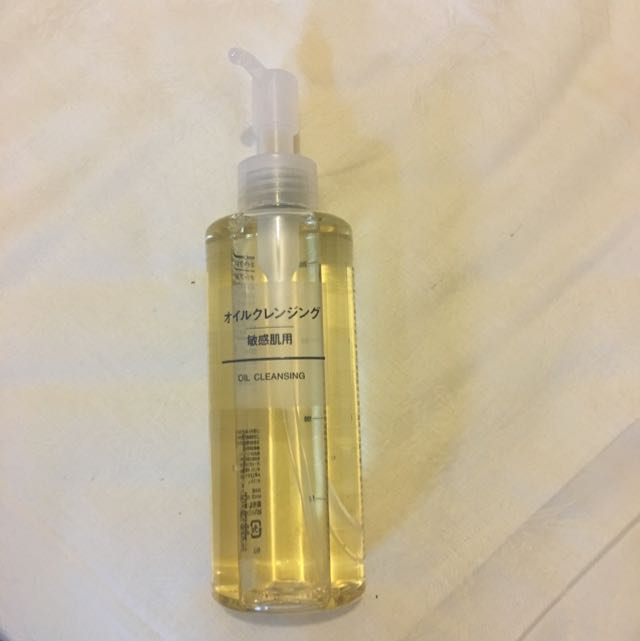Muji Makeup Remover Cleansing Oil Health Beauty Makeup On Carousell