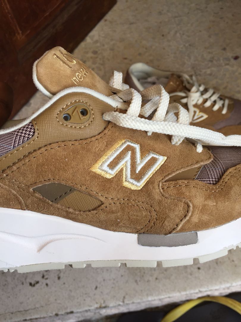 new balance 1600 women gold