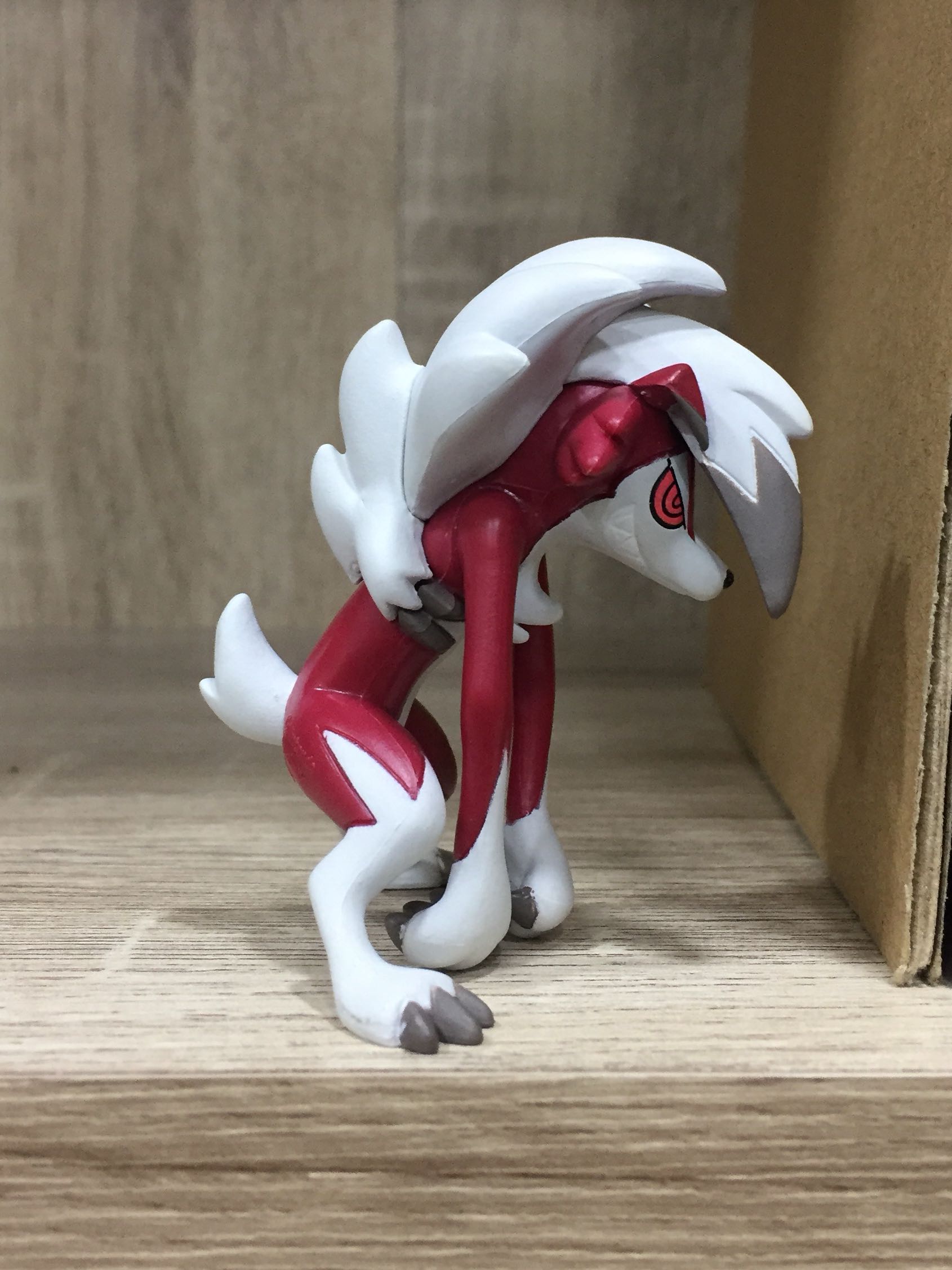 Lycanroc midnight form top figure