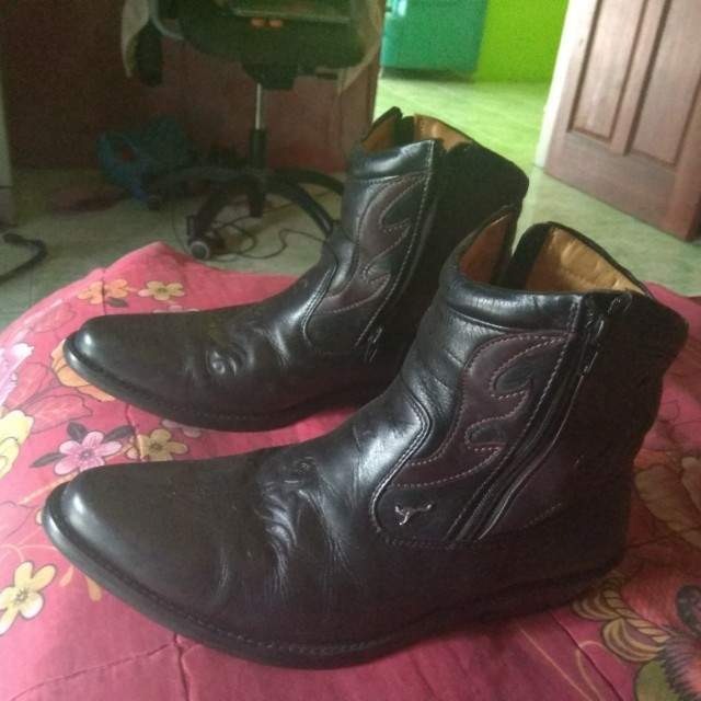 Sepatu Boots Kulit Hitam Nego Chat Aja Fesyen Pria Sepatu Sepatu Boot Di Carousell