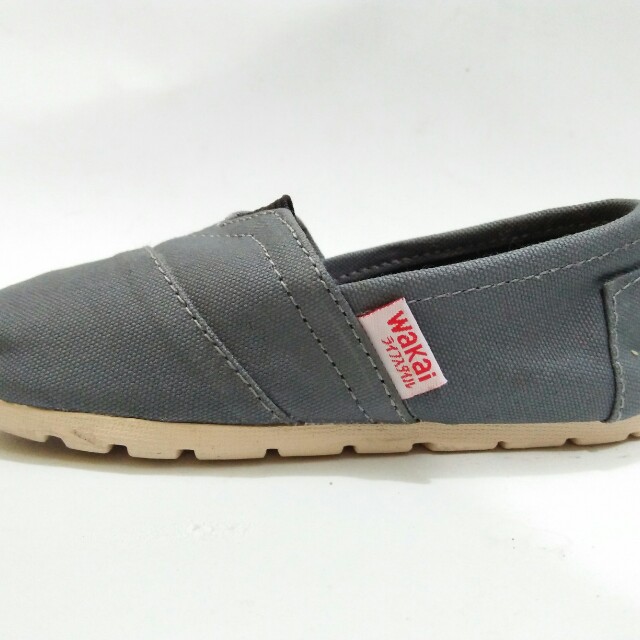 Sepatu Wakai Anak Abu Grade Original Bayi Anak Lainnya Di Carousell