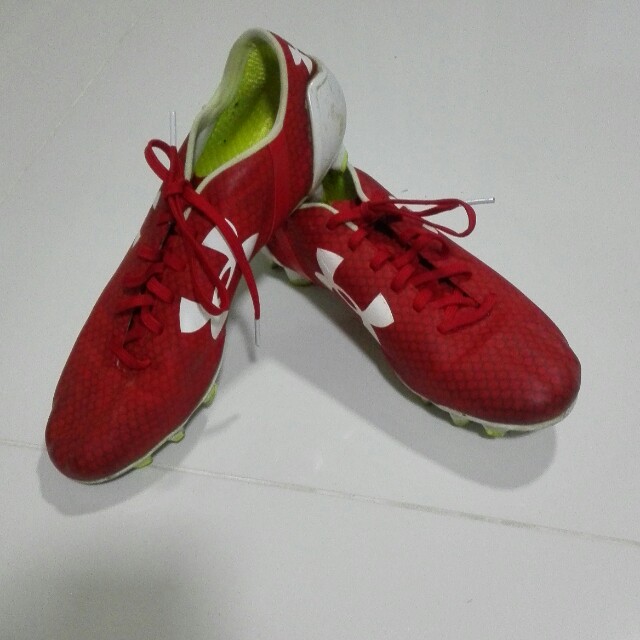 under armour soccer boots price