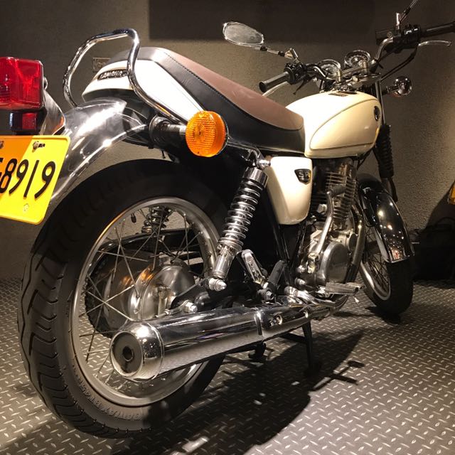 16年yamaha Sr400 只跑四千多公里滿18可分期免頭款 Sr 機車 重機在旋轉拍賣