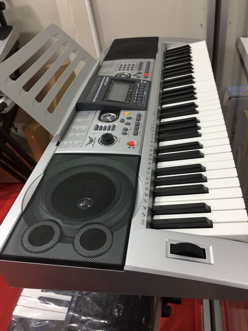 61 keys touch keyboard piano, Music & Media, Music Instruments on Carousell
