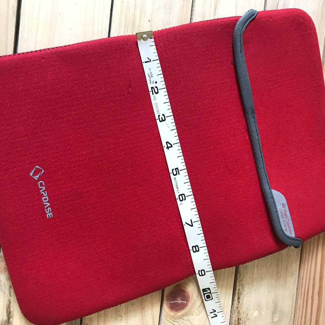 Capdase laptop case (Category: Laptop Bags & Sleeves) located in Lipa City. Submitted by lifestyled (Listing ID 161177545, Image 2). Description: Preloved capdase sleeves for 13” laptop 8/10 condition.