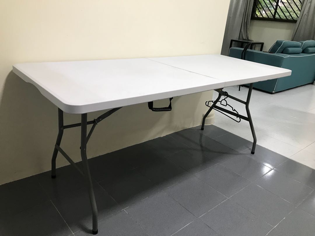 Courts 2025 foldable table
