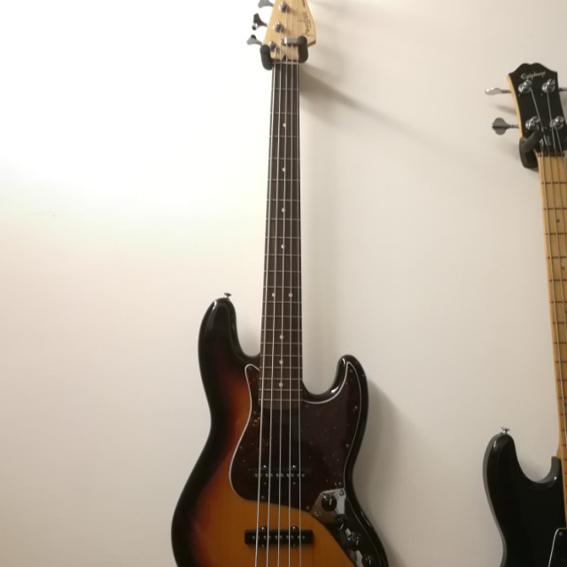 Fender jazz store bass deluxe mim