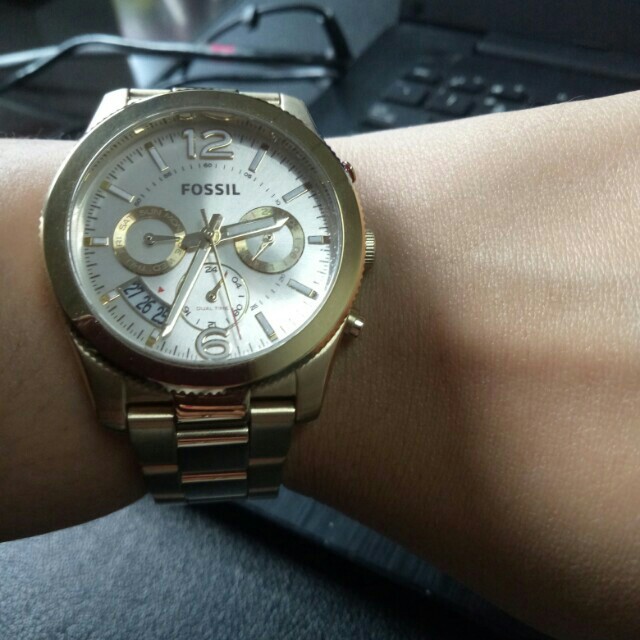 Fossil es 3884 2025