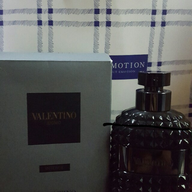 valentino uomo intense batch code