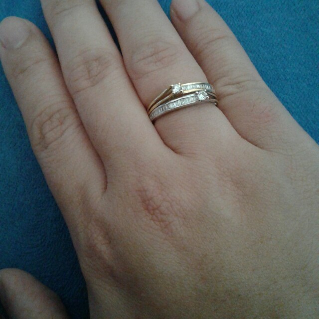 18k white and yellow gold diamond ring (Category: Rings) located in Cavite. Submitted by marie_xcess (Listing ID 161359288, Image 1). Description: 18k combination of white and yellow gold with diamonds.0.25ct with clarity of SI Pawnable high appraisal 2.60g size 7 Can be use in all occassion for its classy look. Authenticity certificate included..