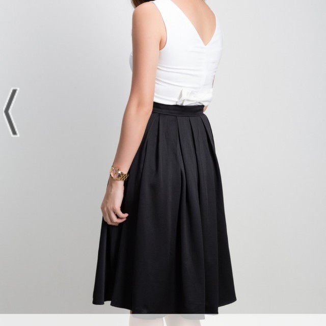 Agneselle Ally Midi Skirt in Black 
