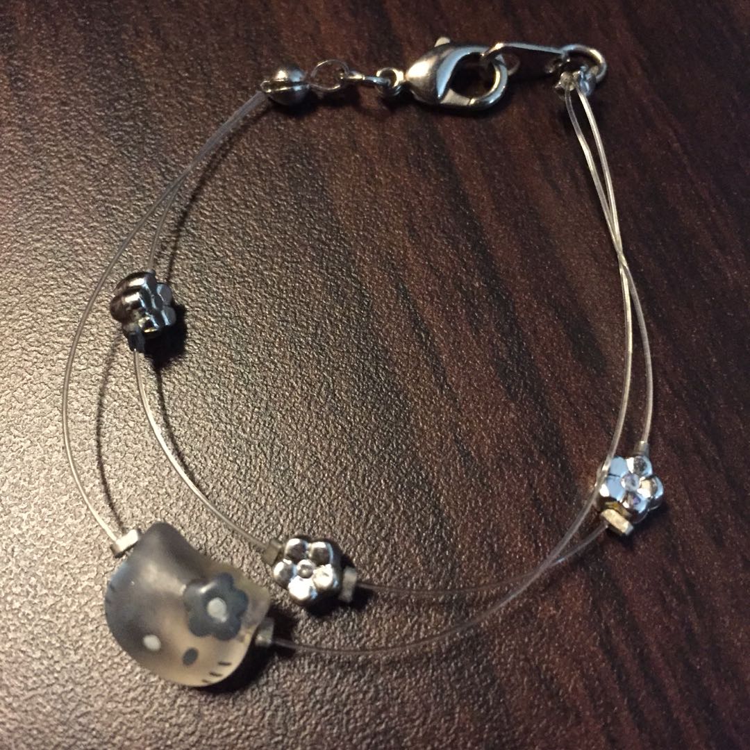 crystallizes的商品正在carousell旋转拍卖上贩售