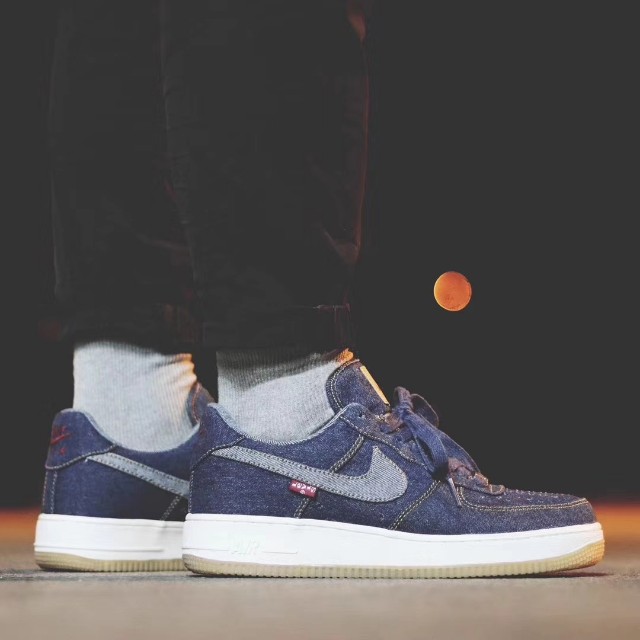 Levi's x Nike air Force 1, Women's Fashion, Shoes on Carousell