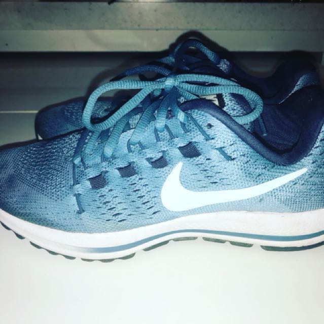 nike running shoes 199s