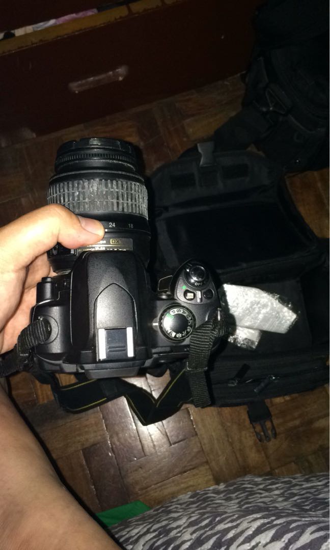 nikon dlsr d40 camera (Category: Cameras) located in Muntinlupa City. Submitted by phseller (Listing ID 161352666, Image 3). Description: in good working condition test all you want.. never been repaired or opened up..medyo nafafade na yung skin as per pic due to nakastock lang sya.