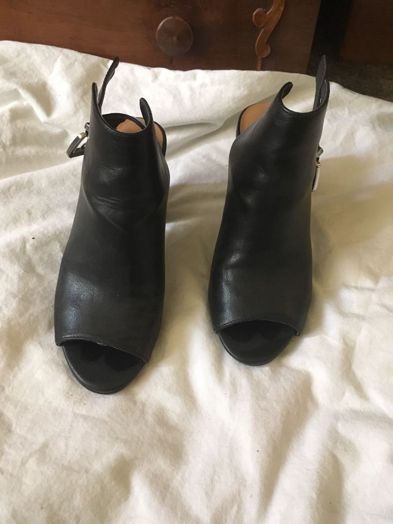 Rampage heels discount