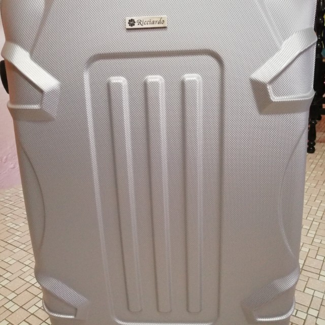 ricciardo luggage price