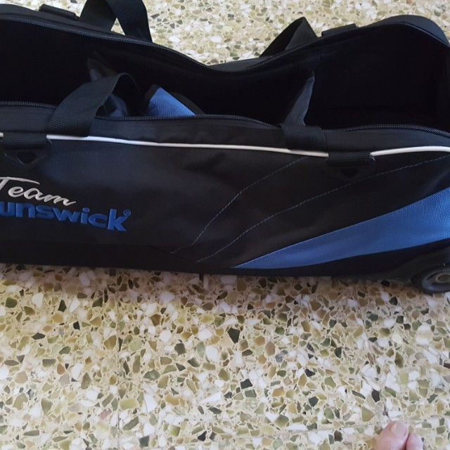 Brunswick Crown Triple Tote Royal Blue bowling bag., Sports Equipment,  Sports  Games, Billiards  Bowling on Carousell