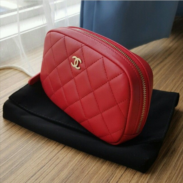 Chanel Cosmetic Pouch Red lambskin