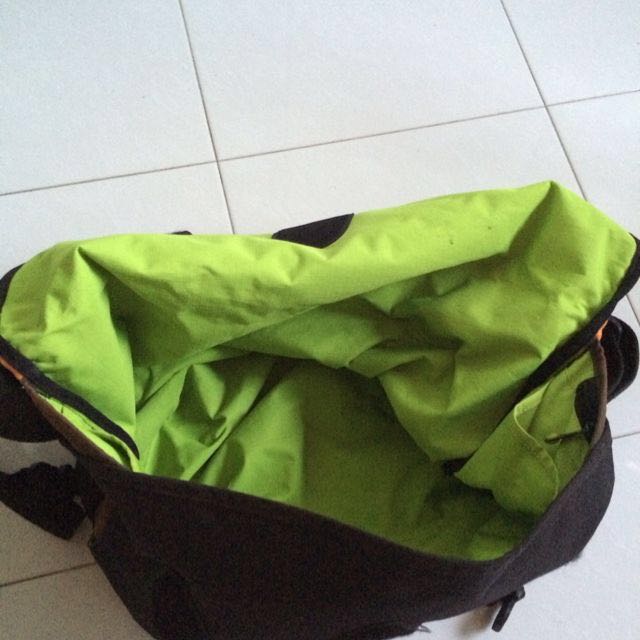 Crumpler Messenger Bag, Luxury, Bags & Wallets on Carousell