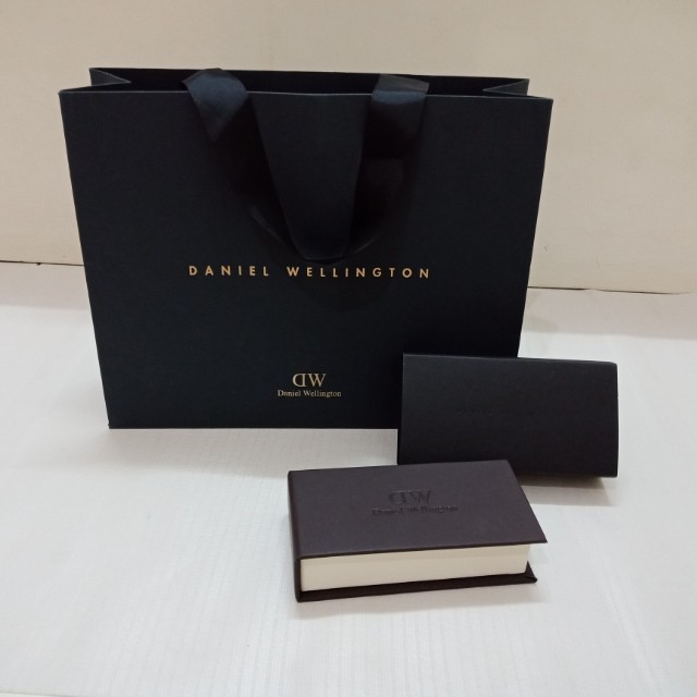Paper bag 2025 daniel wellington original