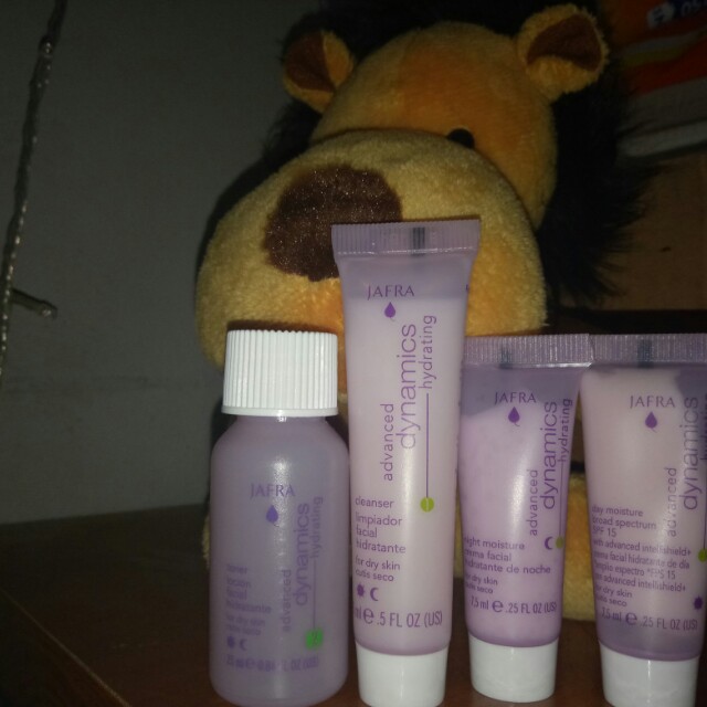 satu set skincare