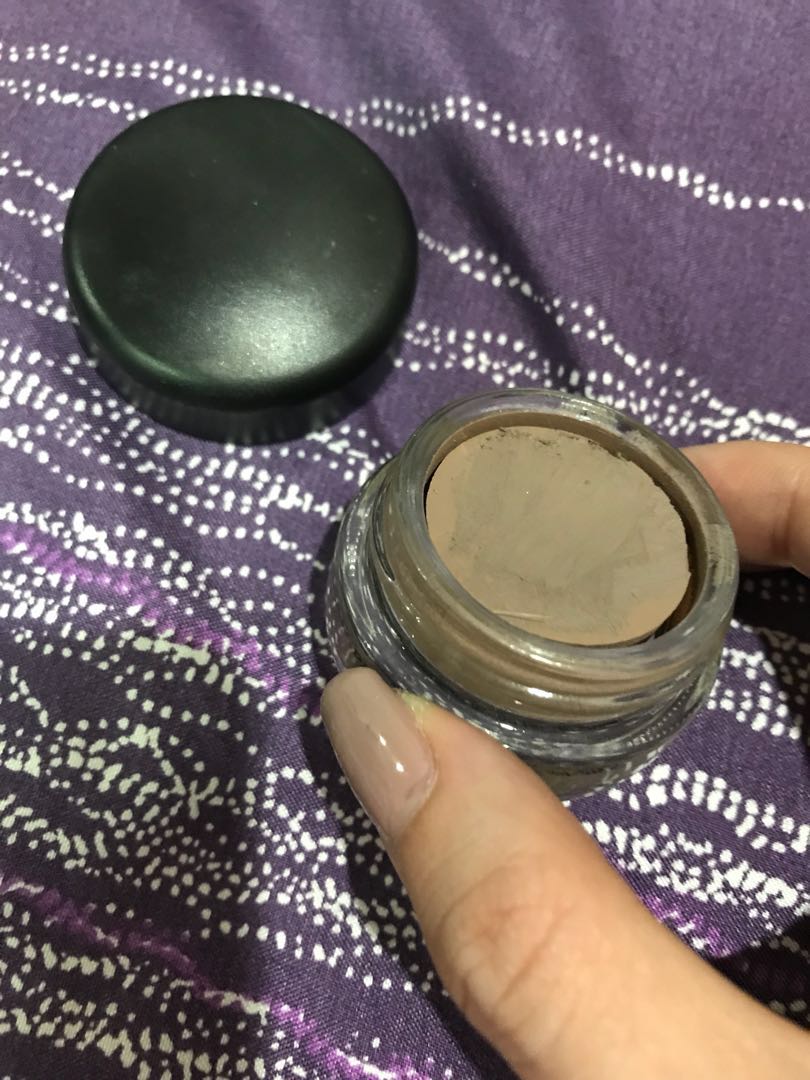 MAC paint pot (Tailor Grey) (Category: Makeup) located in Quezon City. Submitted by caryscornermnl (Listing ID 161521740, Image 2). Description: 100% authentic Slightly used and stored.