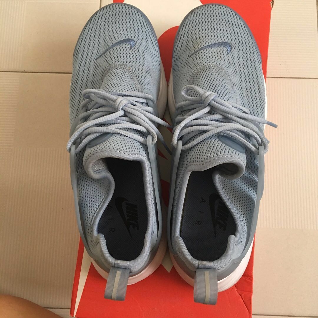 grey and blue prestos