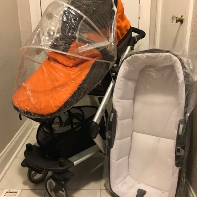 Peg Perego skate stroller . It comes with a brand new bassinet