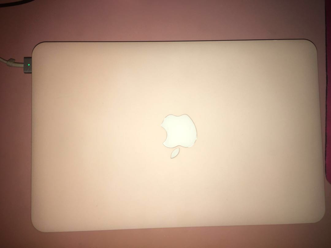 Price Reduced Apple Macbook Air 11 Inch Early 15 Low Battery Cycle Count Electronics Computers On Carousell