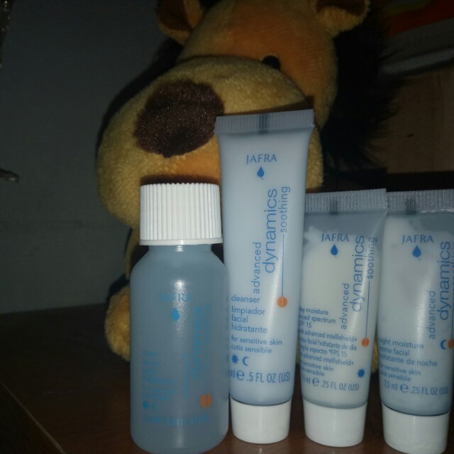 satu set skincare