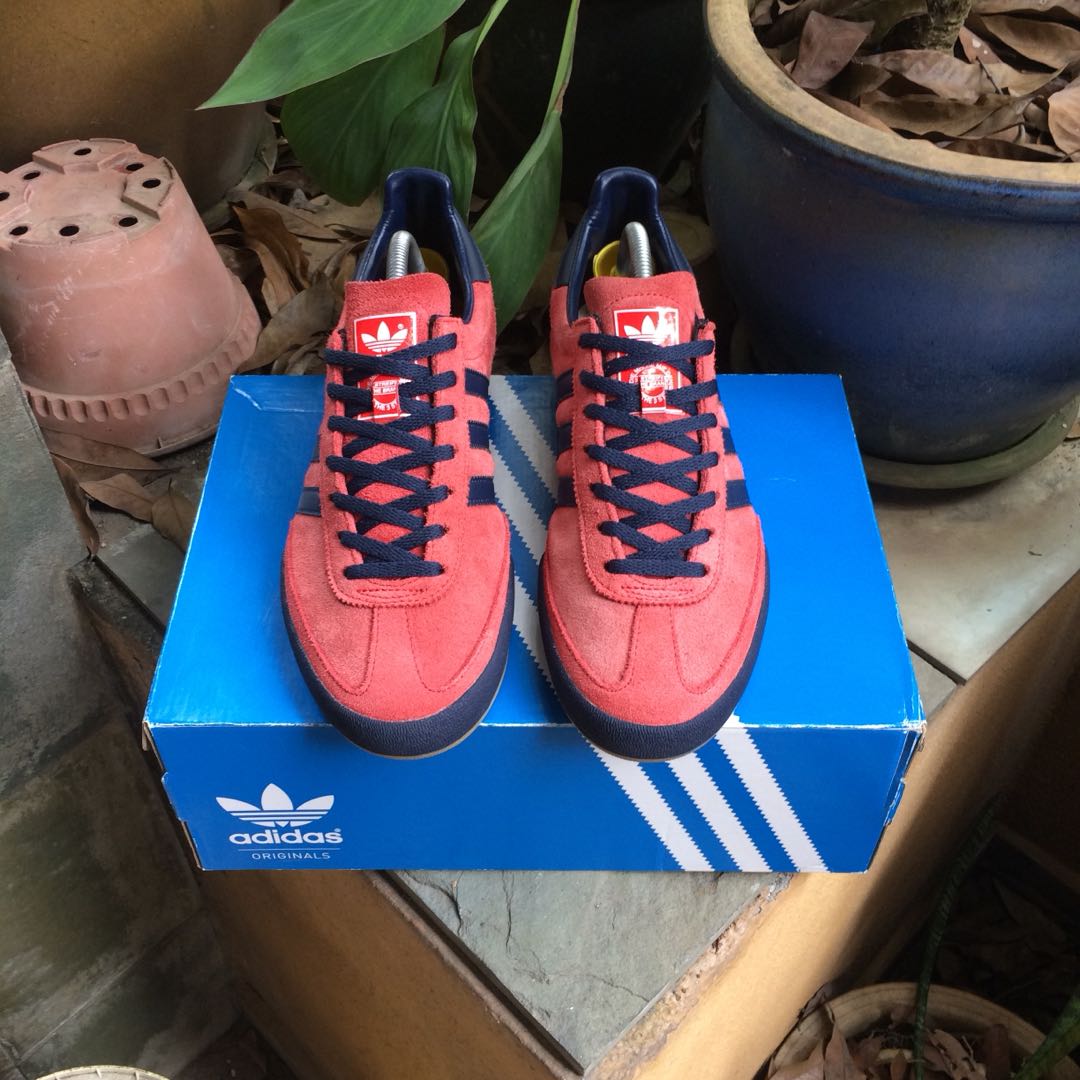 adidas jeans size 9