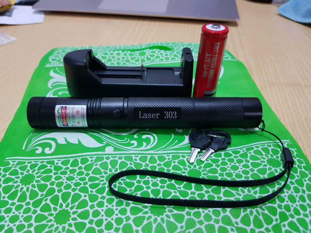 Brand New Green Laser Pointer 303 Toys Games Others On Carousell