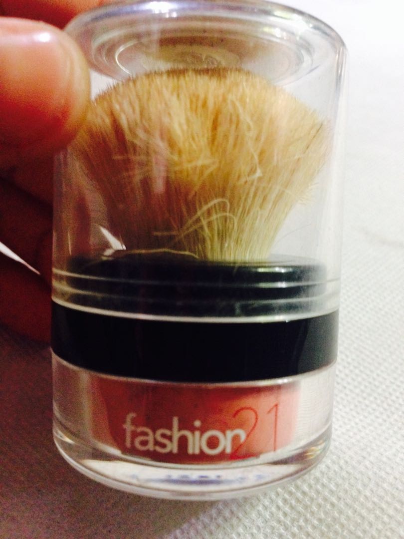 Fashion21 Mineral Based Powder (Category: Face Care) located in Cebu City. Submitted by maureen_joy (Listing ID 161678849, Image 3). Description: Fashion21 Mineral based Blush Powder * used once and it did not match my skin tone * used but not abused .