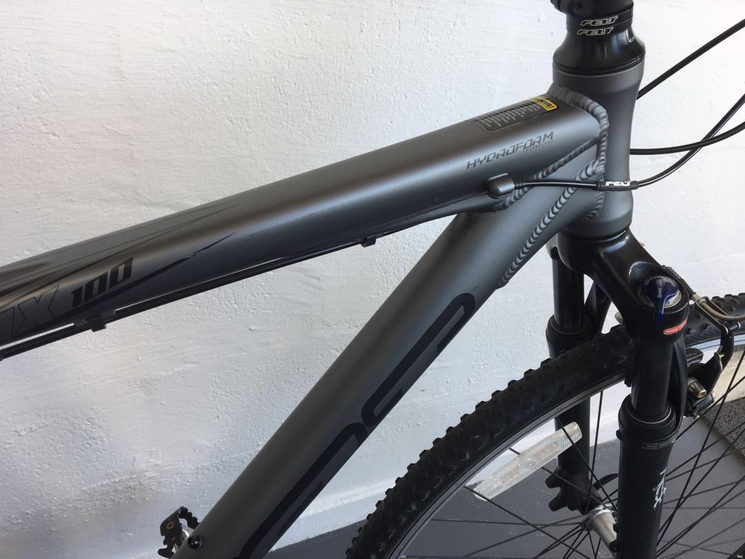 FELT Hybrid bike (w/ extras), Sports Equipment, Bicycles & Parts