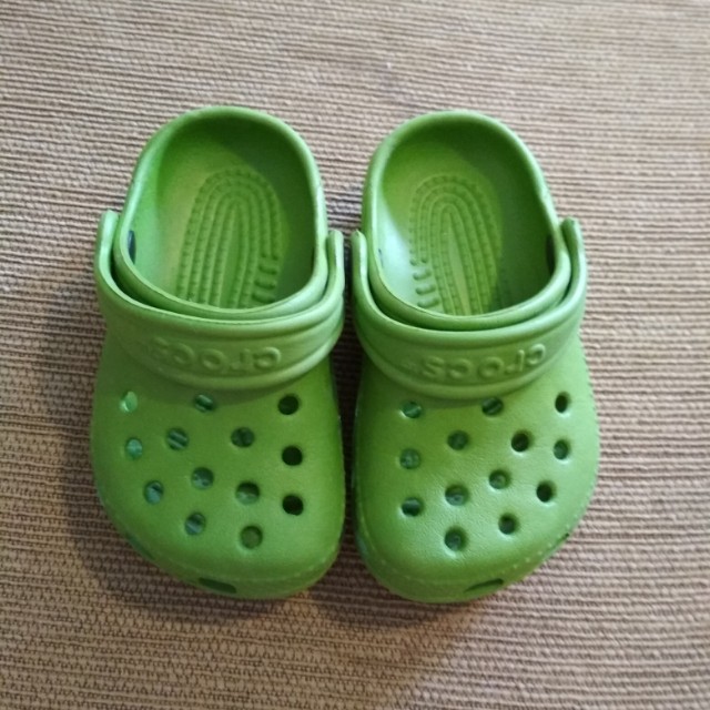 Green baby crocs Size 4/5, Babies 