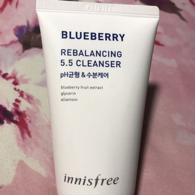 innisfree 5.5 blueberry cleanser