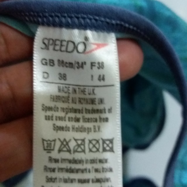 New- Original Speedo two piece swim suit (Category: Rash guard) located in Las Pinas. Submitted by bebielle (Listing ID 161737590, Image 2). Description: Brand new RFS: wrong size With plastic on undie Authentic. Bought in dubai SF c/o buyer Fix price.