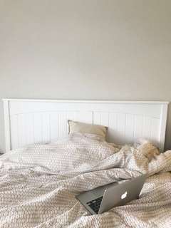 White bed frame White bed frame
